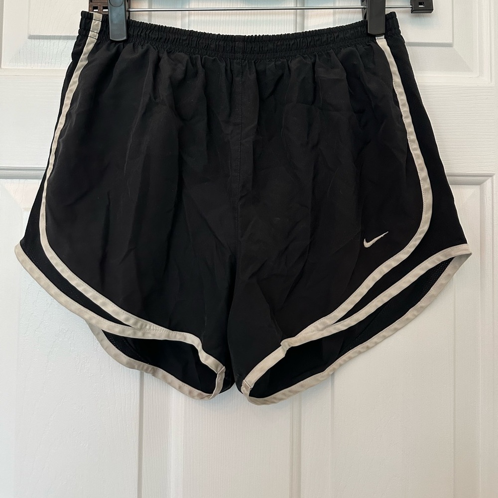 Women’s Nike Shorts - Medium